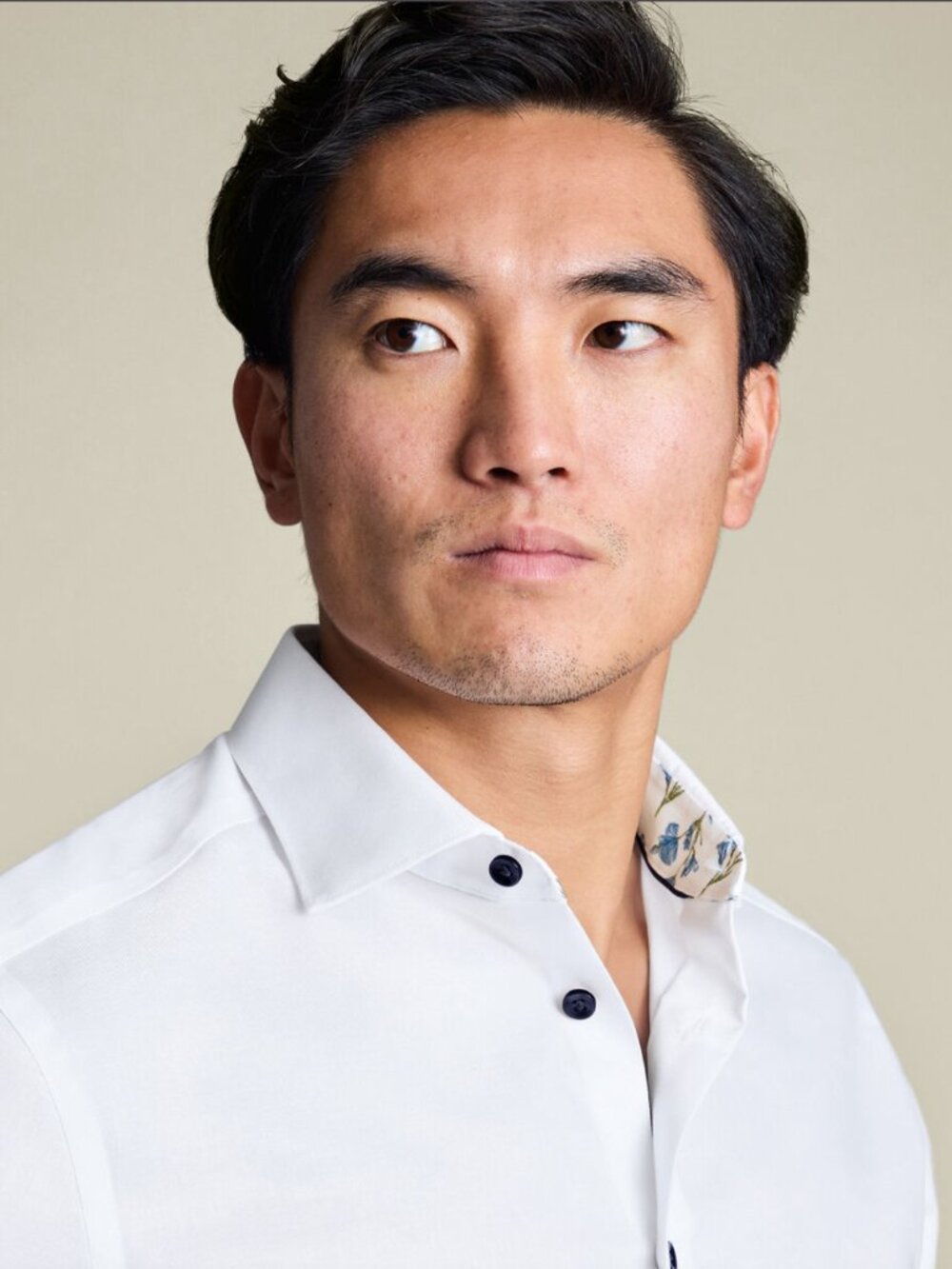 Charles Tyrwhitt Non-Iron Stretch Floral Print Trim Shirt, White, 15.5" Slim Fit - Picture 6 of 8